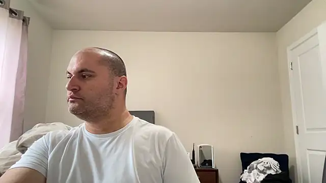 SluggishChase99 online show from 04.01.26