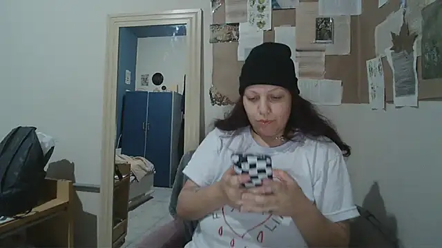 Snapshot of bbyedarling chatting on 10.16.25 bbyedarling online show from 10.16.25