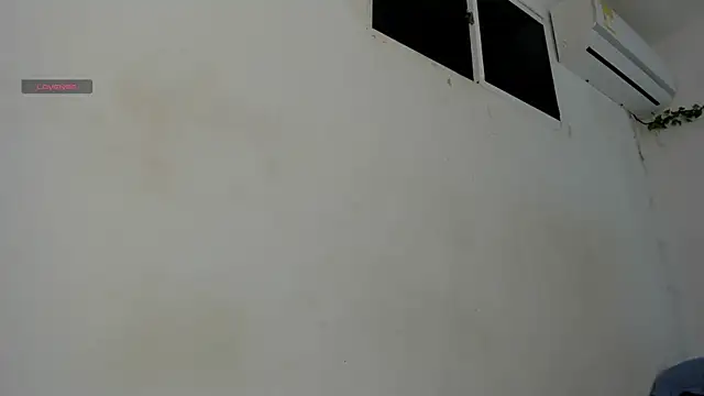 Snapshot of amaia_baez chatting on 04.24.26 amaia baez online show from 04.24.26