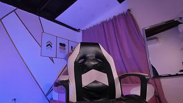 Snapshot of maye_wells chatting on 02.21.25 maye wells online show from 02.21.25