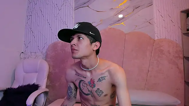 kendalltaylorr online show from 03.23.25