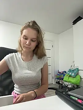 Snapshot of Ketitull chatting on 07.22.26 Ketitull online show from 07.22.26