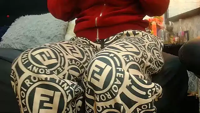 Snapshot of hairy_pussywet chatting on 12.19.24 hairy pussywet online show from 12.19.24