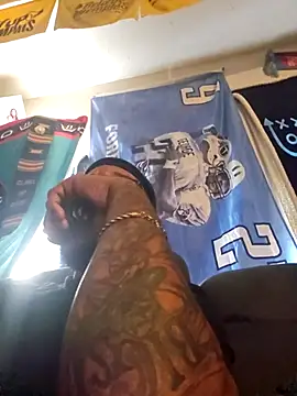 Snapshot of GallowayGooch1085 chatting on 02.28.26 GallowayGooch1085 online show from 02.28.26