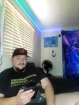 Snapshot of Spunonymous chatting on 01.08.25 Spunonymous online show from 01.08.25