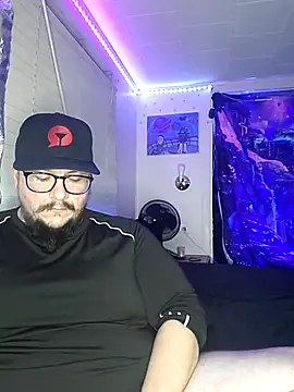 Snapshot of Spunonymous chatting on 02.14.25 Spunonymous online show from 02.14.25