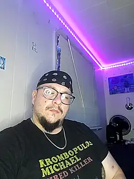 Snapshot of Spunonymous chatting on 02.23.25 Spunonymous online show from 02.23.25