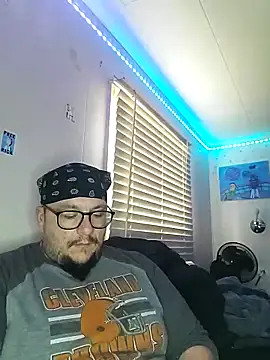 Snapshot of Spunonymous chatting on 03.04.25 Spunonymous online show from 03.04.25