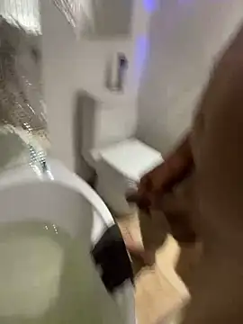 Snapshot of sexycouple109 chatting on 02.10.25 sexycouple109 online show from 02.10.25