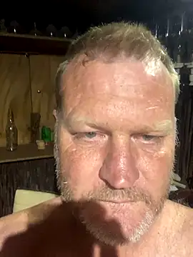 Snapshot of sexycouple109 chatting on 10.31.25 sexycouple109 online show from 10.31.25