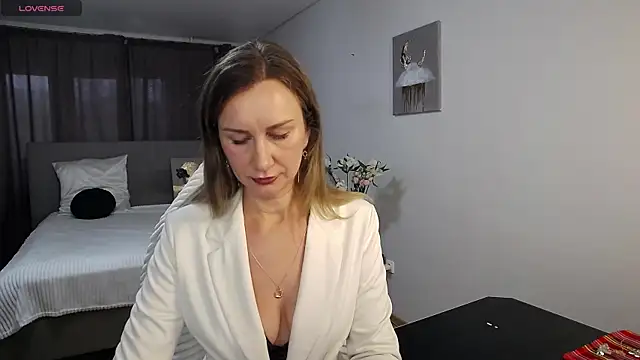 Vanessa Nowak online show from 04.09.26