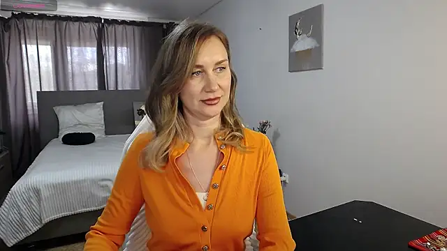 Vanessa Nowak online show from 04.17.26