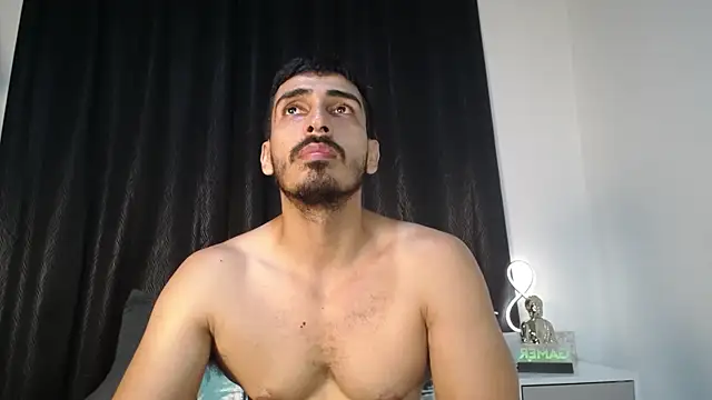 Snapshot of muscle_ares chatting on 10.06.25 muscle ares online show from 10.06.25