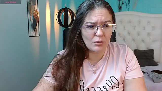 MsJossie online show from 04.17.26