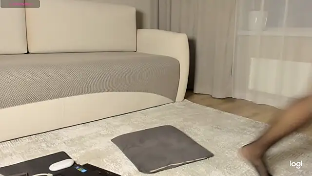 AmelinaLove online show from 12.17.25