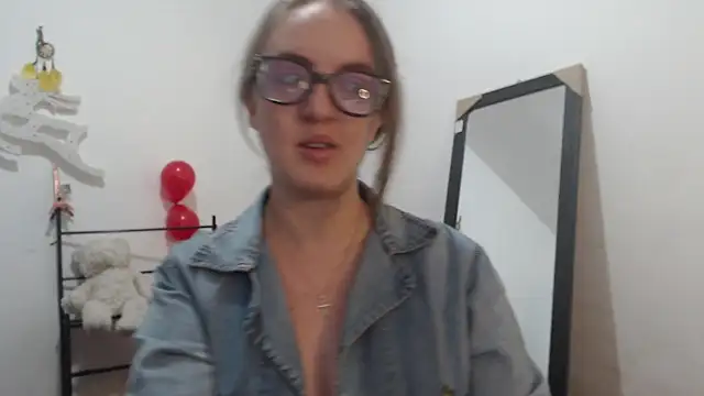 Snapshot of Venus_Santana chatting on 12.01.24 Venus Santana online show from 12.01.24