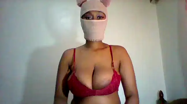 Snapshot of THUEBA17 chatting on 01.31.25 THUEBA17 online show from 01.31.25