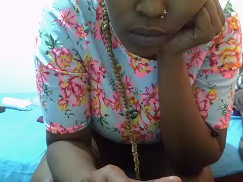 Snapshot of THUEBA17 chatting on 10.10.25 THUEBA17 online show from 10.10.25