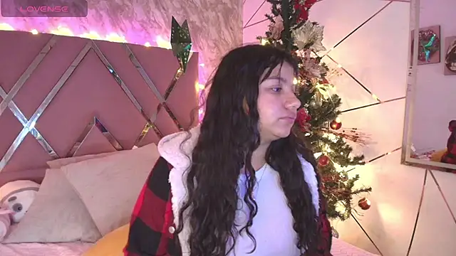 Snapshot of Miaa_Smiith1 chatting on 12.22.24 Miaa Smiith1 online show from 12.22.24