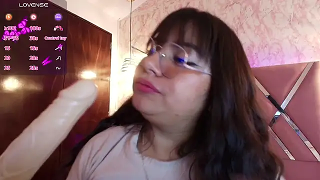 Snapshot of Miaa_Smiith1 chatting on 02.24.25 Miaa Smiith1 online show from 02.24.25