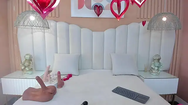 Snapshot of Sara_Vanegas chatting on 02.13.26 Sara Vanegas online show from 02.13.26