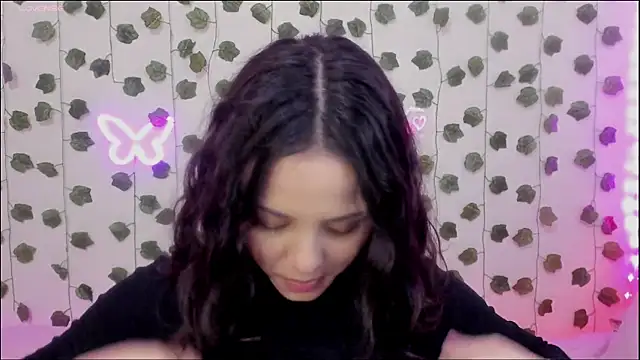 Snapshot of Megan_Rodrigo chatting on 12.14.24 Megan Rodrigo online show from 12.14.24