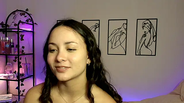 Snapshot of Megan_Rodrigo chatting on 10.10.25 Megan Rodrigo online show from 10.10.25