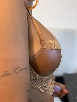 Amber Martins  online show from 02.23.26