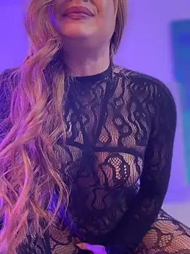 Amber Martins  online show from 05.03.26