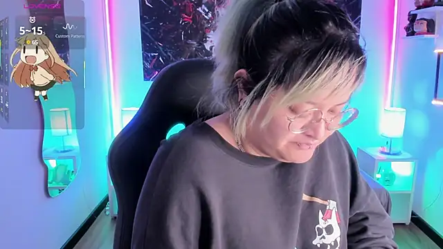 lucky-leah online show from 09.11.25