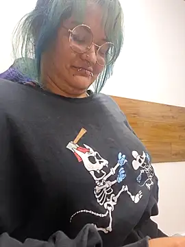 lucky-leah online show from 04.16.26