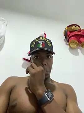 Snapshot of andrews2399 chatting on 12.13.24 andrews2399 online show from 12.13.24