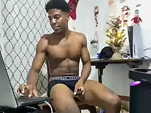 Snapshot of andrews2399 chatting on 12.17.24 andrews2399 online show from 12.17.24