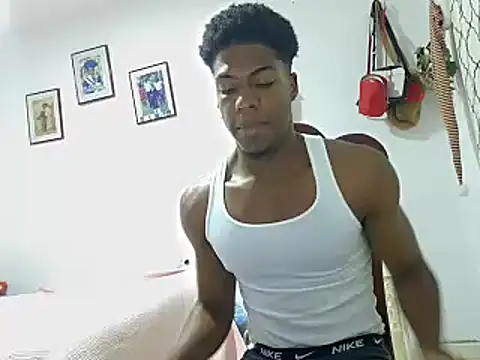 Snapshot of andrews2399 chatting on 01.08.25 andrews2399 online show from 01.08.25