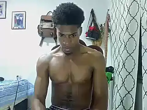 Snapshot of andrews2399 chatting on 01.11.25 andrews2399 online show from 01.11.25