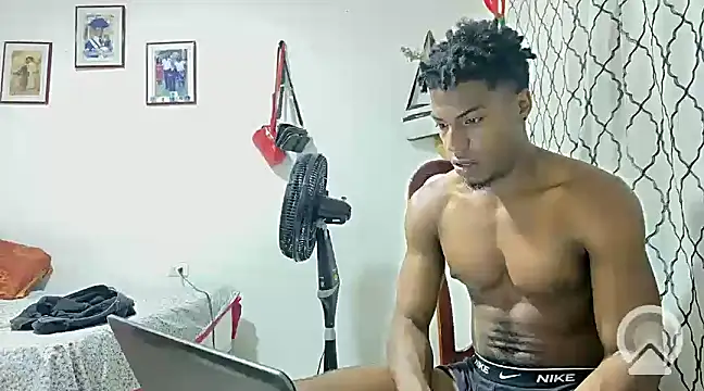 Snapshot of andrews2399 chatting on 02.08.25 andrews2399 online show from 02.08.25