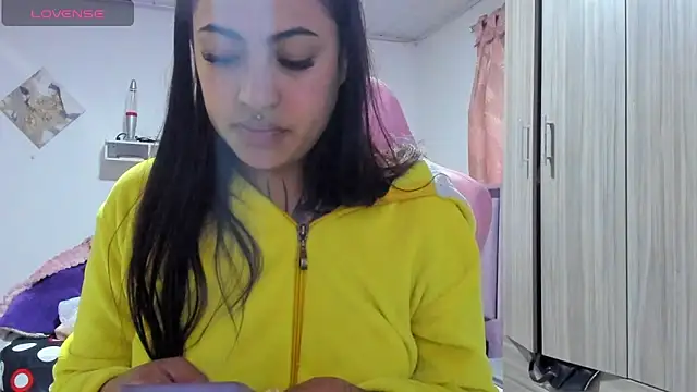 Snapshot of Kayla_foxxy chatting on 06.05.26 Kayla foxxy online show from 06.05.26