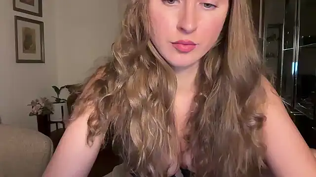 YUMIandbigWOLF online show from 07.12.26