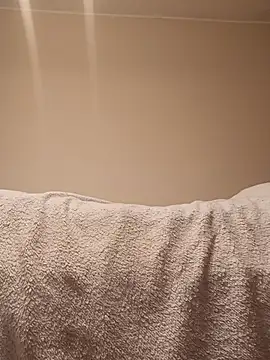 Snapshot of niesmialy39oon chatting on 02.22.26 niesmialy39oon online show from 02.22.26