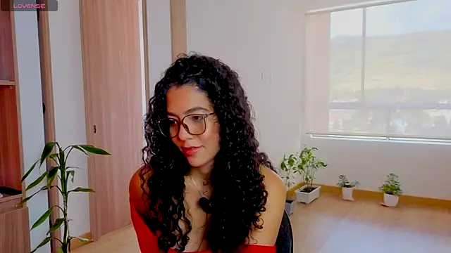 Snapshot of arteverena chatting on 07.14.26 arteverena online show from 07.14.26