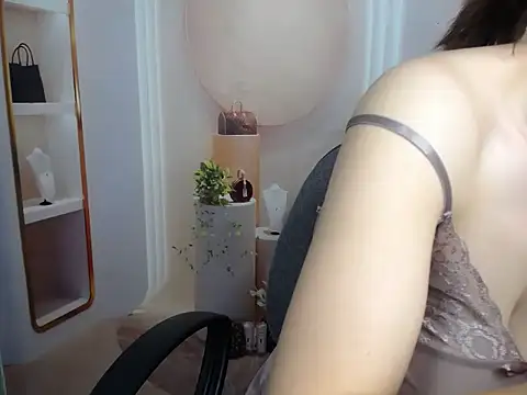 Love bug15 online show from 09.14.25