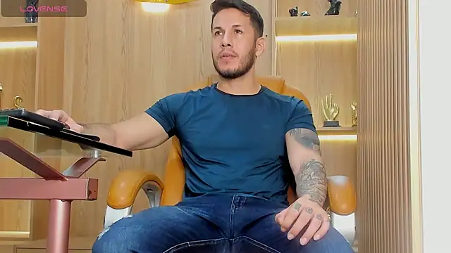 Snapshot of George_Diesell chatting on 02.09.25 George Diesell online show from 02.09.25