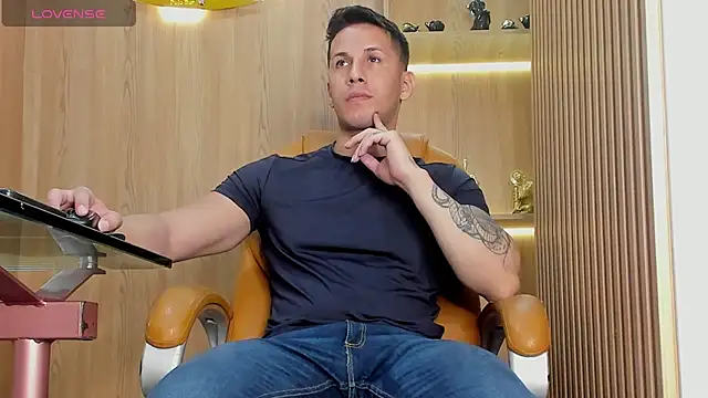 Snapshot of George_Diesell chatting on 03.11.25 George Diesell online show from 03.11.25