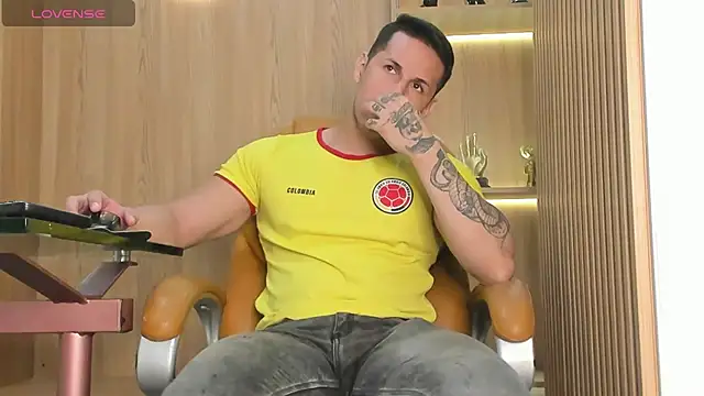 Snapshot of George_Diesell chatting on 03.20.25 George Diesell online show from 03.20.25