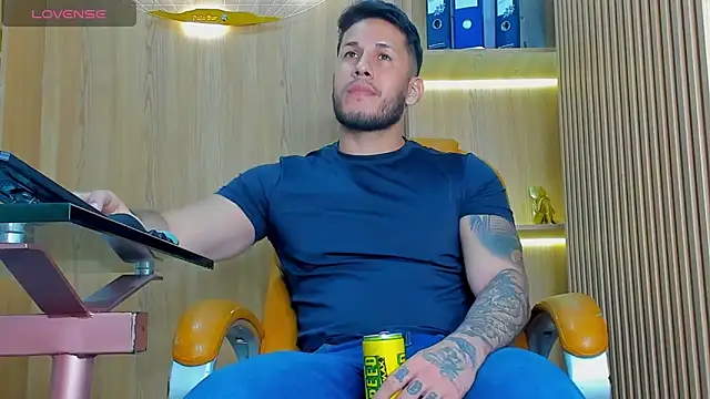 Snapshot of George_Diesell chatting on 09.08.25 George Diesell online show from 09.08.25