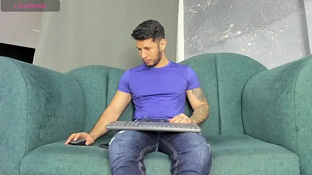 Snapshot of George_Diesell chatting on 10.02.25 George Diesell online show from 10.02.25