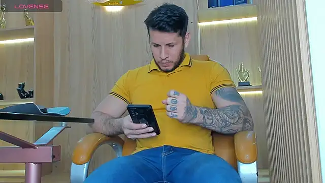 Snapshot of George_Diesell chatting on 10.05.25 George Diesell online show from 10.05.25