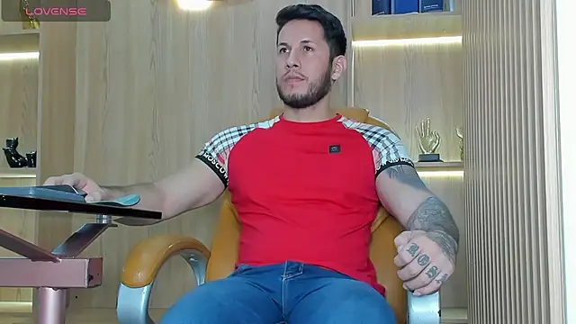 Snapshot of George_Diesell chatting on 10.07.25 George Diesell online show from 10.07.25