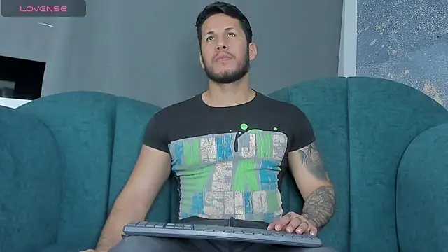 Snapshot of George_Diesell chatting on 10.13.25 George Diesell online show from 10.13.25