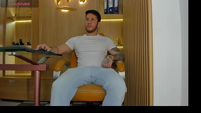 Snapshot of George_Diesell chatting on 10.14.25 George Diesell online show from 10.14.25